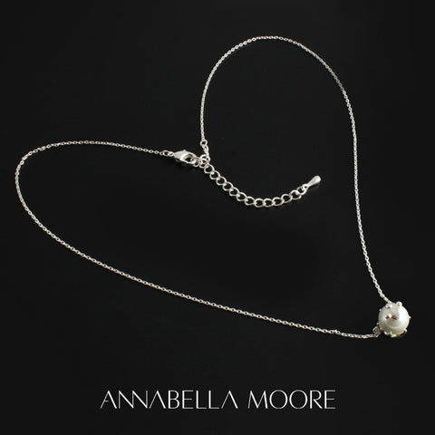 SPN05 : Less is More Necklace